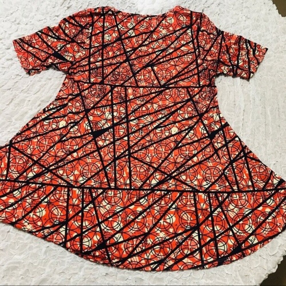 LuLaRoe Orange top  Geometric print short sleeves long top size S - Picture 7 of 8